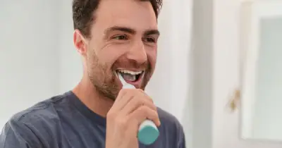 Thời điểm vàng đánh răng buổi sáng: Trước hay sau ăn?