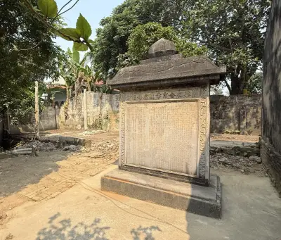 Tháo gỡ bất cập kéo dài để bảo tồn hai tấm bia cổ có niên đại trên 300 năm