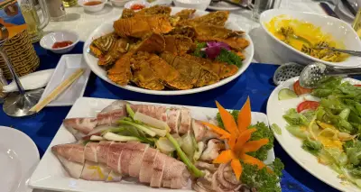 Tiệc phòng bị 500.000 mừng cưới ở khách sạn, về nhà vẫn phải ăn thêm mì tôm