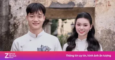 Tiền vệ U23 Việt Nam Xuân Bắc đưa bạn gái về ra mắt gia đình