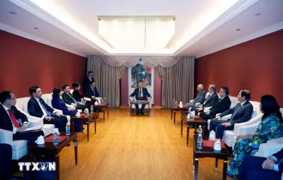 Tổng Bí thư, Chủ tịch nước và Phu nhân gặp gỡ nhân sĩ hữu nghị Việt - Trung