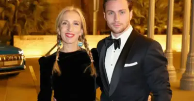 Tình yêu 'lệch chuẩn' Hollywood: Đạo diễn Sam và Aaron Taylor-Johnson bền vững sau 14 năm