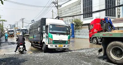 TP.HCM cấp vốn sửa chữa khẩn cấp hai tuyến đường huyết mạch vào cảng Tân Thuận