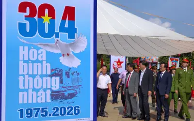 Triển lãm tranh cổ động kỷ niệm 51 năm Ngày Giải phóng miền Nam tại Lâm Đồng