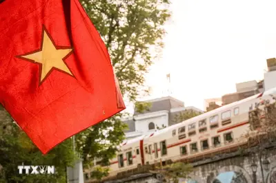 Tàu 5 Cửa Ô: Hành Trình Văn Hóa Độc Đáo Trên Đường Sắt Hà Nội