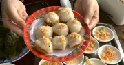 4 Món Bánh Đặc Sản Huế Giá Siêu Rẻ, Khách Ăn Chục Chiếc Chưa Chán