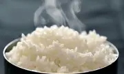 Bí quyết nấu cơm ngon: Thêm giấm trắng và dầu ăn có tác dụng gì?