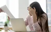 Cô gái 31 tuổi bị sa thải chưa đầy 24 giờ, khiến sếp phải nhận sai sau một đêm