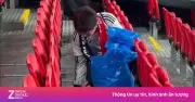 Cổ động viên Nhật Bản gây ấn tượng với hành động văn minh sau chiến thắng trước Anh