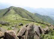 Chinh Phục Cao Xiêm: Hành Trình Khám Phá Nóc Nhà Quảng Ninh Không Thể Bỏ Qua