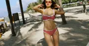 Cảm Hứng Từ Ảnh Diện Bikini Đi Biển Của Sao Việt Cho Tủ Đồ Hè
