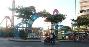 Cận cảnh khu vui chơi thô sơ ở TP.HCM bị đình chỉ vì hoạt động không phép
