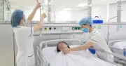 Cảnh báo đột quỵ ở người trẻ: Thức khuya, tắm muộn và lối sống thiếu khoa học