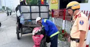 CSGT Hàng Xanh cảnh báo nguy cơ từ xe rác tự chế trên đường phố TP.HCM