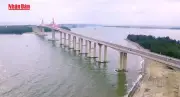 Cầu vượt biển dài nhất miền Trung chính thức thông xe