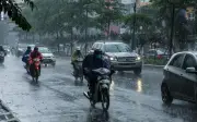 Dự báo thời tiết hôm nay 25/4: Bắc Bộ hửng nắng, Trung Bộ mưa rào