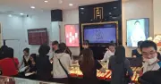 Diễn biến khác thường của giá vàng trong nước: Tiệm vàng xuất hiện cảnh lạ lùng