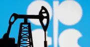 Giá dầu thế giới lao dốc mạnh, Brent giảm hơn 3% do kỳ vọng đàm phán ngoại giao