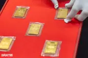 Giá vàng miếng giảm mạnh hơn 16 triệu đồng/lượng từ đỉnh cao