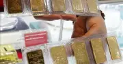 Giá vàng SJC và thế giới biến động mạnh, chuyên gia phân tích xu hướng