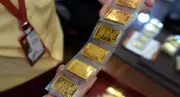 Giá vàng trong nước đảo chiều tăng mạnh, thương hiệu SJC cộng thêm 15 triệu đồng mỗi lượng