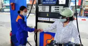 Giá xăng dầu giảm mạnh, có loại hạ tới gần 2.000 đồng/lít