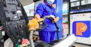 Giá xăng dầu giảm mạnh từ chiều 21/4, Việt Nam có giá thấp hơn các nước láng giềng