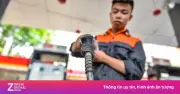 Giá Xăng Dầu Giảm Mạnh Từ Chiều Nay, Xăng RON 95 Rớt Gần 1.800 Đồng/Lít