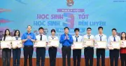 Hà Nội tuyên dương học sinh xuất sắc và phát động cuộc thi chính luận năm 2026
