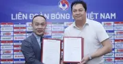 HLV Lee Woon-jae gia hạn hợp đồng với VFF đến 2027, tiếp tục nâng tầm thủ môn Việt Nam