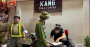 Hàng loạt quán chiếm vỉa hè lòng đường ở TPHCM nhận phiếu phạt