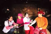 Hành Trình Gian Nan Khám Bệnh Của Người Dân Vùng Sâu Hà Giang