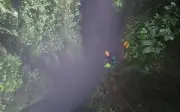 Hành trình gian nan đến hang Chả Nghéo: Thác nước 350m trong lòng hang