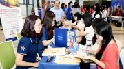 Đại học Kinh tế Quốc dân hỗ trợ học sinh lớp 12 định hướng tương lai qua chương trình trải nghiệm