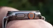 Khám Phá Bí Ẩn Các Lỗ Trên Apple Watch: Không Chỉ Là Loa Và Micro