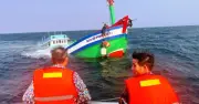 Lực lượng Biên phòng Đà Nẵng giải cứu thành công 2 thuyền viên trên tàu cá bị chìm