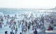 Lượng du khách đổ về Mũi Né tăng đột biến dịp lễ 30/4
