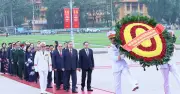 Lãnh đạo Đảng, Nhà nước viếng Chủ tịch Hồ Chí Minh nhân 51 năm thống nhất đất nước