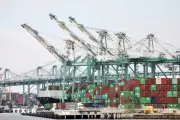 Mỹ gia hạn thêm 90 ngày cơ chế miễn trừ vận tải biển