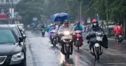 Miền Bắc chuyển mưa dông chiều tối, Nam Bộ và miền Trung nắng nóng gay gắt
