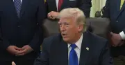 Ông Trump phàn nàn khi Quốc hội Mỹ lại bỏ phiếu ngăn xung đột ở Iran