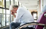 Nghỉ hưu sớm ở tuổi 56 với 2 tỷ, chuyên gia chứng khoán quay lại làm thuê sau 2 năm
