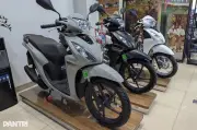 Người dân Hà Nội giảm mua xe máy xăng, Honda Vision vẫn kênh giá