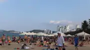 Nha Trang đón lượng khách kỷ lục trong kỳ nghỉ lễ, Tháp Bà Ponagar vượt 5.000 lượt