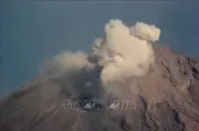 Núi lửa Dukono và Semeru ở Indonesia phun trào, cảnh báo cấp cao