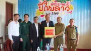 Đoàn công tác Huế thăm, tặng quà biên giới Lào nhân dịp Tết Bunpimay