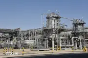 OPEC nhất trí tăng sản lượng thêm 206.000 thùng dầu mỗi ngày