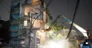 Phường Hồng Hà phá dỡ công trình bàn giao mặt bằng thi công cầu Trần Hưng Đạo