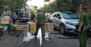Phường Thạnh Mỹ Tây ra quân xử lý tình trạng lấn chiếm lòng lề đường buôn bán