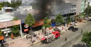 Quán Ếch 62 ở Tây Ninh bốc cháy dữ dội, cột khói đen cao hàng chục mét